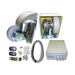 Motorisation portail 2 battants à roues AKIA STAR24 24V pour pente